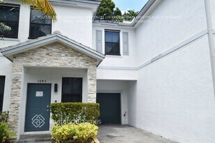 1643 SW 28th St in Fort Lauderdale, FL - Building Photo