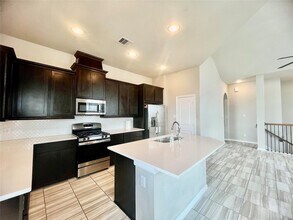 8758 Laurel Crest Dr in Sienna, TX - Building Photo - Building Photo