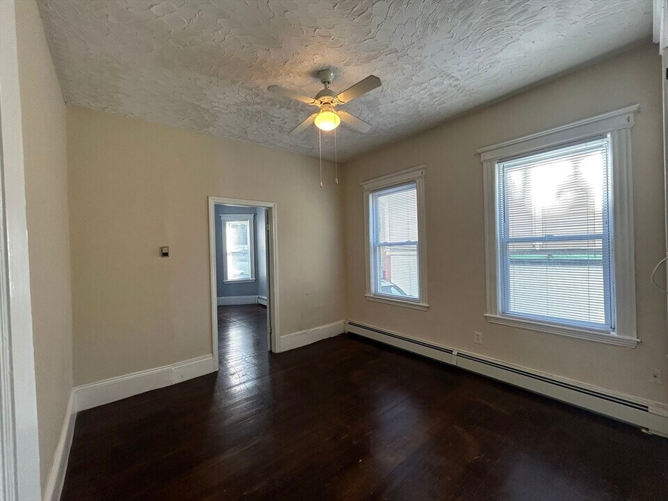 279 Broadway in Somerville, MA - Building Photo