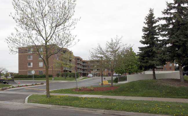 Wedgewood Court in Brampton, ON - Building Photo - Building Photo