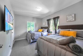 435 NE 69th St in Miami, FL - Building Photo - Building Photo