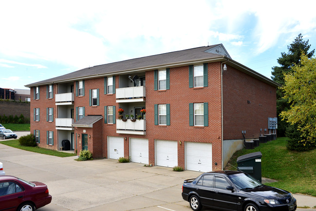 2301 Anderson Rd in Crescent Springs, KY - Building Photo - Building Photo