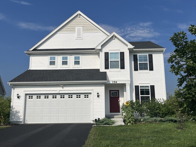 356 S Pointe Ave in South Elgin, IL - Building Photo - Building Photo