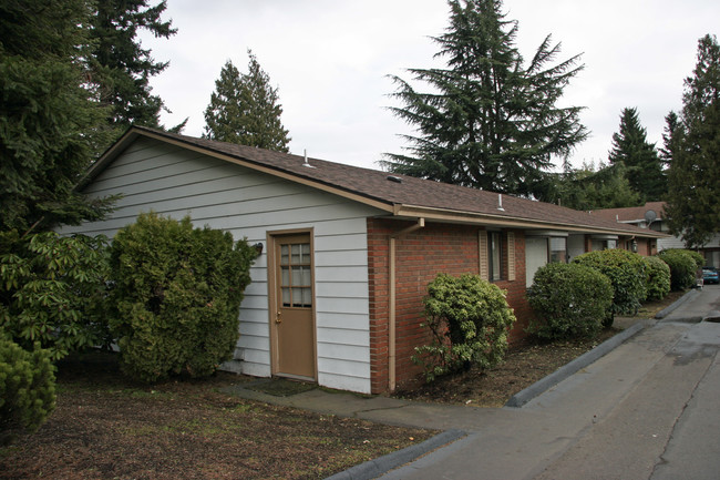 Taylene Court in Portland, OR - Foto de edificio - Building Photo