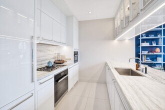 200 E 95th St in New York, NY - Building Photo - Building Photo