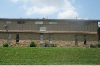 Chateau Kerr Apartments in Memphis, TN - Foto de edificio - Building Photo