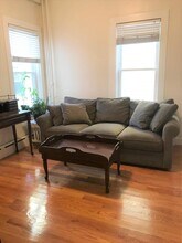 48 Cameron Ave, Unit 1 in Somerville, MA - Foto de edificio - Building Photo