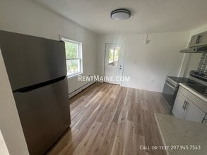 148-150 Third St. Apt. in Bangor, ME - Building Photo - Building Photo