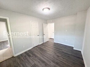 193 W Canterbury Dr in Jonesboro, GA - Building Photo - Building Photo
