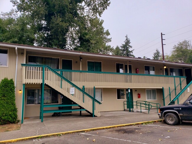 Evergreen Apartments in Mccleary, WA - Building Photo - Building Photo