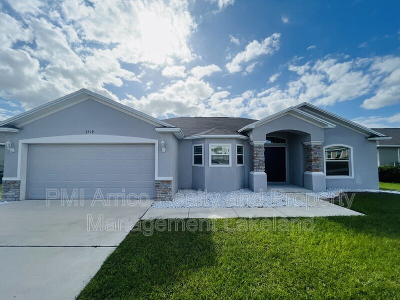 3519 Kenwood Crossing in Lakeland, FL - Building Photo