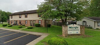 400 Elm St in Leesburg, OH - Building Photo