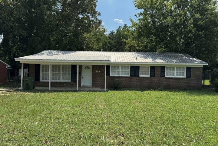 1384 Devonshire Dr in Montgomery, AL - Foto de edificio