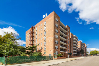 Thornton Place Owners in Forest Hills, NY - Building Photo - Primary Photo