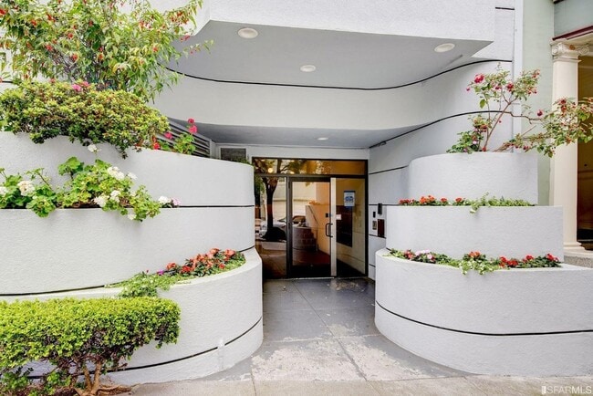 1425 Vallejo St, Unit 306 in San Francisco, CA - Building Photo - Building Photo