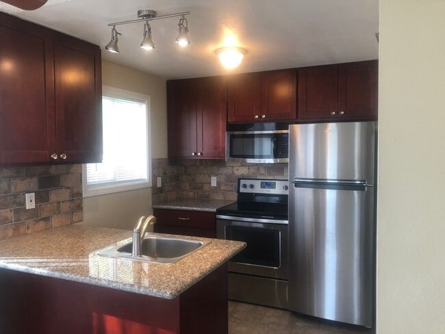 1307 SE Lafayette St in Portland, OR - Building Photo - Building Photo