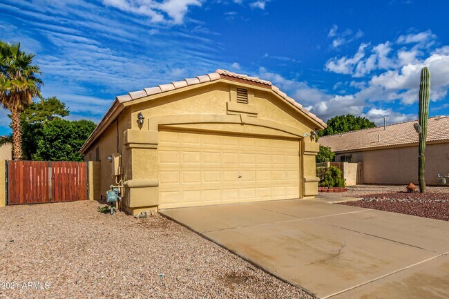 7536 E Navarro Ave in Mesa, AZ - Building Photo - Building Photo