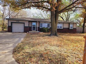 1744 S Lark Ln in Wichita, KS - Building Photo