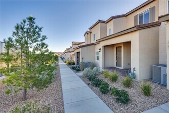 6176 Rathbone St in Las Vegas, NV - Building Photo - Building Photo