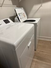 51 SW 11th St in Miami, FL - Foto de edificio - Building Photo