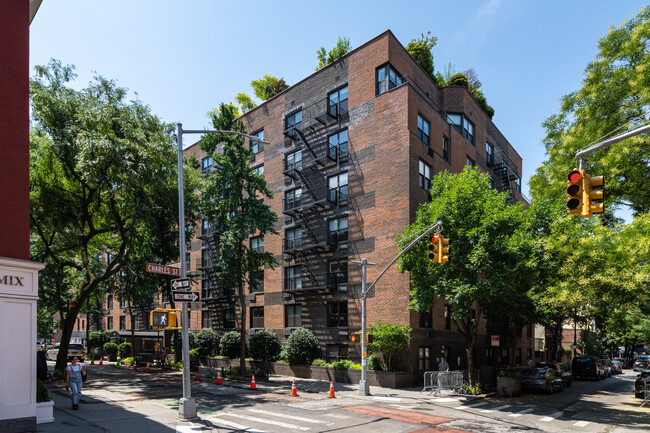 350 Bleecker in New York, NY - Foto de edificio - Building Photo