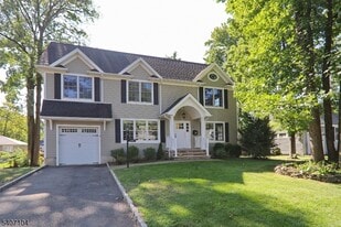 2114 Elizabeth Ave in Scotch Plains, NJ - Building Photo