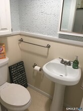 82 Heritage Hill Rd in New Canaan, CT - Building Photo - Building Photo