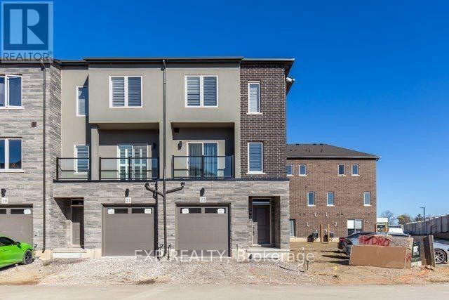 23 BayBerry Ln in Hamilton, ON - Building Photo