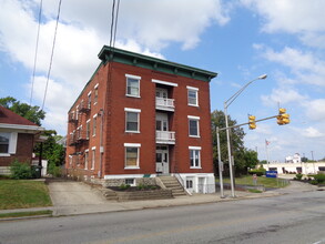 4571 Smith Rd in Cincinnati, OH - Building Photo - Building Photo