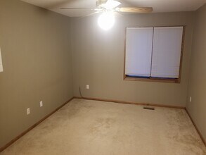 1208 Koestner St, Unit 6 in Burlington, IA - Building Photo - Building Photo