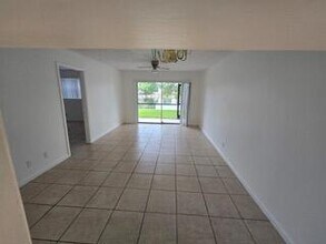 7910 N Colony Cir in Tamarac, FL - Building Photo - Building Photo