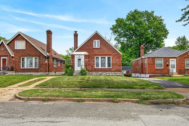 property at 44 Jendale Ct