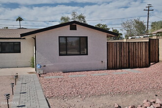 1108 N Esther St in Tempe, AZ - Building Photo - Building Photo