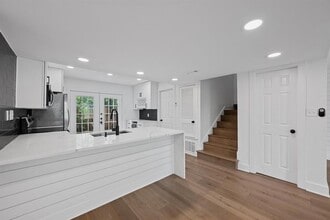 6411 Chimney Creek Cir in Austin, TX - Building Photo - Building Photo
