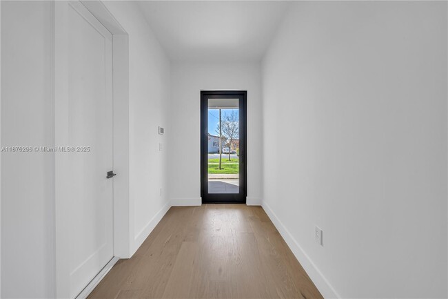 3327 SW 24th St in Miami, FL - Building Photo - Building Photo