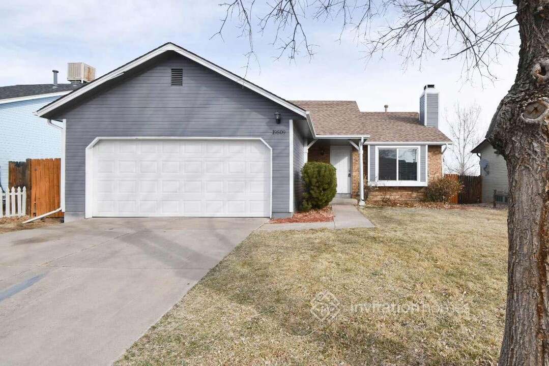 19509 E Purdue Cir in Aurora, CO - Building Photo