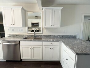 244 Greenbrier Dr NE in Fort Walton Beach, FL - Building Photo - Building Photo