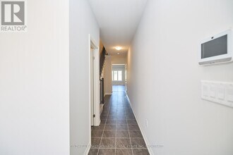 34 W Crk Ct in Welland, ON - Building Photo - Building Photo