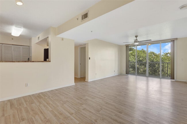 529 E Sheridan St in Dania Beach, FL - Building Photo - Building Photo