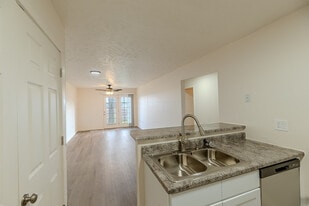 Huntley Ridge in Battlefield, MO - Building Photo