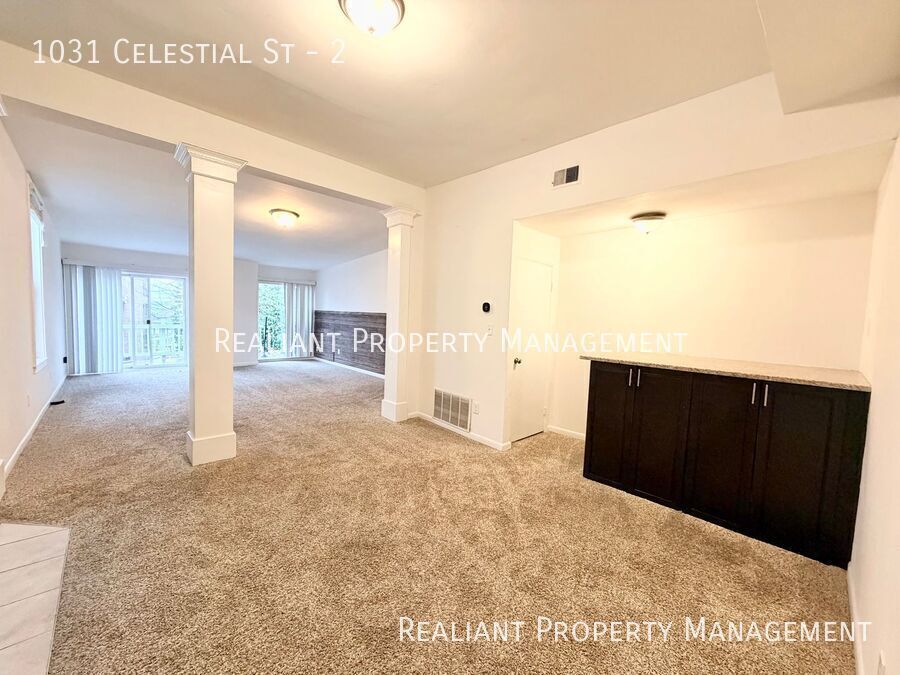 1031 Celestial St. in Cincinnati, OH - Building Photo