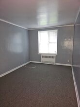 855 E 55th St, Unit Shared Apartment For Rent in Brooklyn, NY - Building Photo - Building Photo