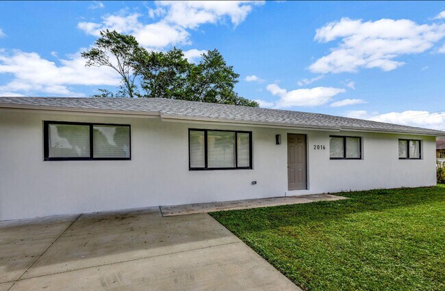 2016 Avenue S in West Palm Beach, FL - Building Photo - Building Photo
