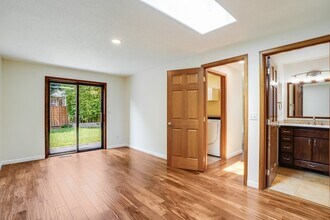 11821 SE Sunnycreek Ln in Clackamas, OR - Building Photo - Building Photo