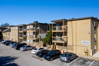 Oak Park Apartments in Austin, TX - Building Photo - Building Photo