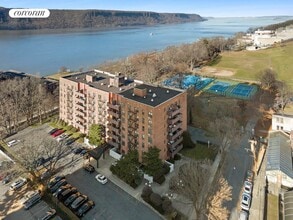 201 Ravine Ave in Yonkers, NY - Foto de edificio - Building Photo