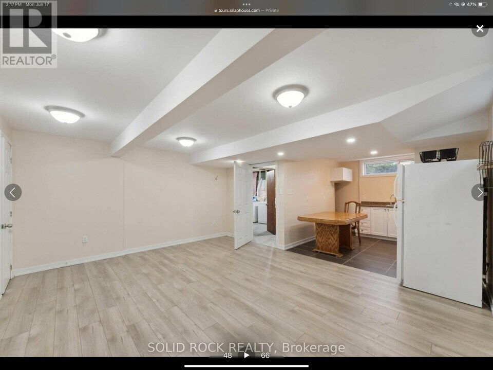 1678 Fisher Ave in Ottawa, ON - Building Photo