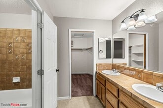 1301 Winford St in Modesto, CA - Building Photo - Building Photo