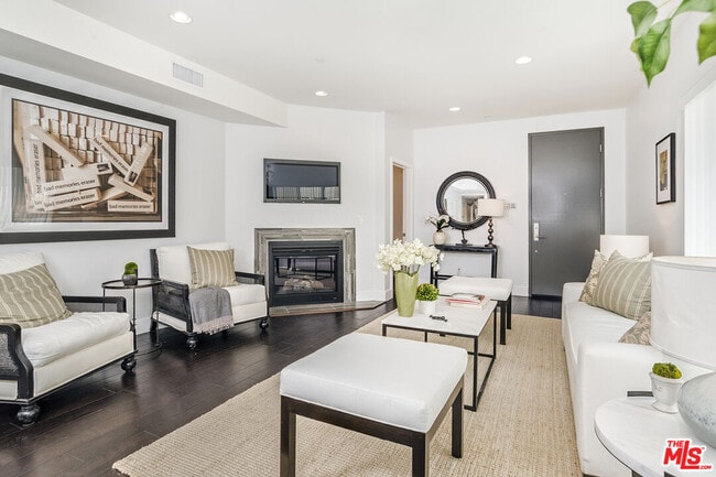 1945 Overland Ave in Los Angeles, CA - Building Photo - Building Photo