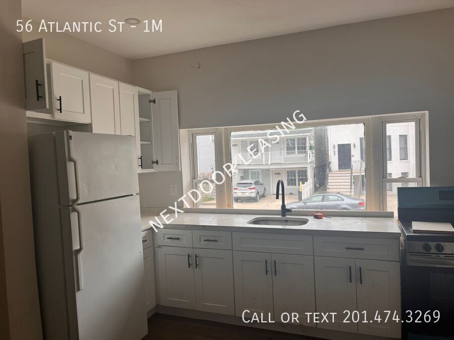 56 Atlantic St in Jersey City, NJ - Building Photo